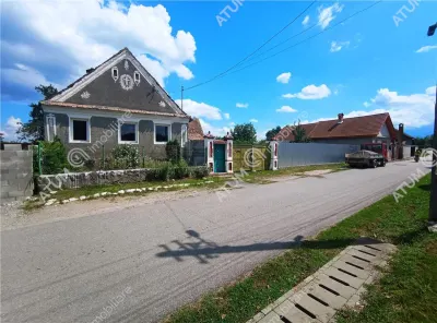 De vanzare casa cu 4 camere si 1650 mp teren in Porumbacu de Jos jud Sibiu - Porumbacu de Sus