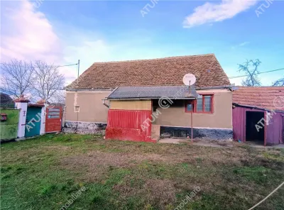 De vanzare casa cu 4 camere si 1650 mp teren in Porumbacu de Jos jud Sibiu - foto 17