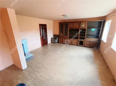De vanzare casa cu 4 camere si 1650 mp teren in Porumbacu de Jos jud Sibiu - foto 5
