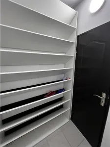 De vanzare apartament renovat cu 3 camere de 71 mp la etaj interemdiar zona Vasile Aaron din Sibiu - foto 11