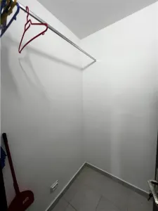 De vanzare apartament renovat cu 3 camere de 71 mp la etaj interemdiar zona Vasile Aaron din Sibiu - foto 12