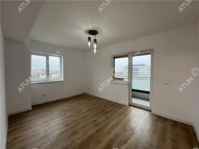 De vanzare apartament de 3 camere decomandate cu 2 bai si loc de parcare in zona Calea Surii Mici - foto 2