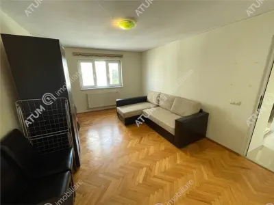 De inchiriat apartament cu 2 camere decomandate cu balcon si pivnita in zona centrala din Sibiu - foto 2
