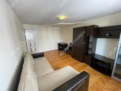 De inchiriat apartament cu 2 camere decomandate cu balcon si pivnita in zona centrala din Sibiu - foto 3
