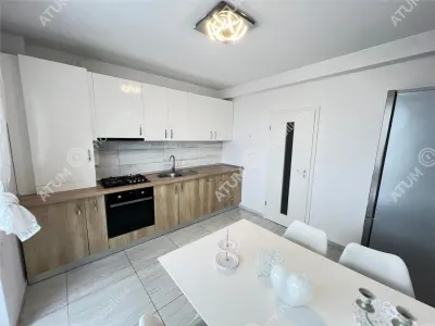Apartament generos cu 2 camere balcon loc parcare in zona Calea Cisnadiei din Sibiu - foto 12
