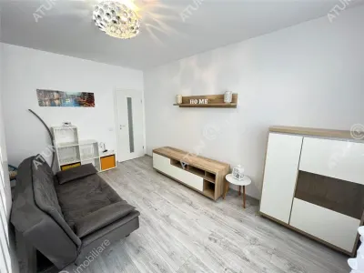 Apartament generos cu 2 camere balcon loc parcare in zona Calea Cisnadiei din Sibiu - foto 3