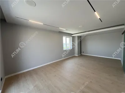 De vanzare penthouse cu 3 camere 2 bai si 2 terase zona Calea Surii Mici din Sibiu - foto 2