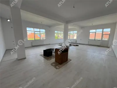 Spatiu pentru birouri de inchiriat de 200 mp utili amplasat intr-un imobil pe Parter si Etaj situat in zona Gusterita din Sibiu - foto 2