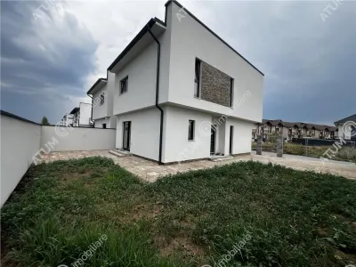 De vanzare casa cu 4 camere decomandate 2 bai si teren de 200 mp in Selimbar zona Triajului - foto 3