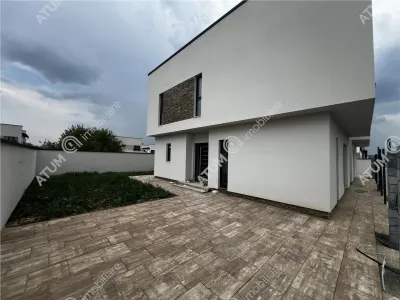 De vanzare casa cu 4 camere decomandate 2 bai si teren de 200 mp in Selimbar zona Triajului - foto 4