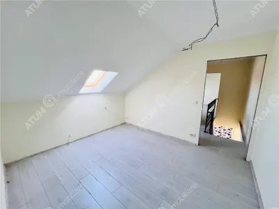 Apartament de vanzare cu 3 camere 2 bai situat in zona Rahovei din Sibiu - foto 12