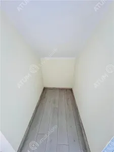 Apartament de vanzare cu 3 camere 2 bai situat in zona Rahovei din Sibiu - foto 16