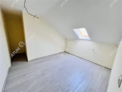 Apartament de vanzare cu 3 camere 2 bai situat in zona Rahovei din Sibiu - foto 6
