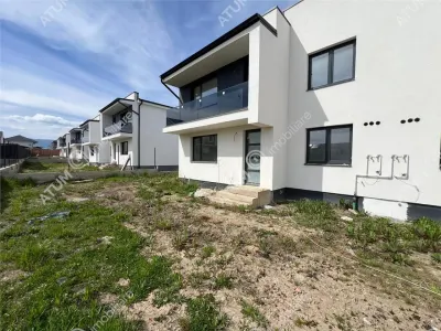 Casa de vanzare cu 3 camere 2 bai si curte libera de 170 mp situata in zona Calea Cisnadiei din Sibiu - foto 15