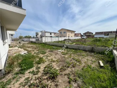 Casa de vanzare cu 3 camere 2 bai si curte libera de 170 mp situata in zona Calea Cisnadiei din Sibiu - foto 16