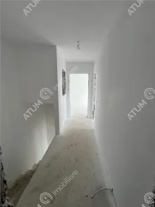 Casa de vanzare cu 3 camere 2 bai si curte libera de 170 mp situata in zona Calea Cisnadiei din Sibiu - foto 18