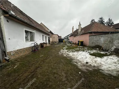 De vanzare casa individuala si teren de 863 mp in Cristian zona Primarie - foto 2