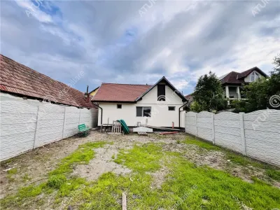 Casa individuala de vanzare cu 4 camere 2 bai deschidere la 2 strazi si teren de 395 mp situata in zona Trei Stejari din Sibiu - foto 19