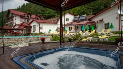 Pensiune de vanzare compusa din 33 camere restaurant terasa si piscina zona Rasinari din Sibiu - foto 3