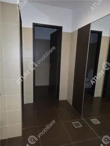 Spatiu comercial generos de inchiriat situat pe Calea Dumbravi in Sibiu - foto 14