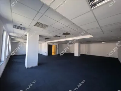 Spatiu comercial generos de inchiriat situat pe Calea Dumbravi in Sibiu - foto 6