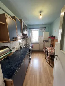 De vanzare apartament cu 3 camere balcon si pivnita situat in zona Vasile Aaron din Sibiu - foto 6