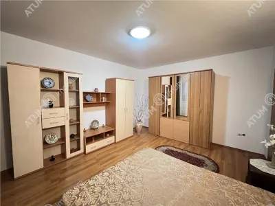 De vanzare apartament cu 2 camere si loc de parcare privat etaj 1 zona Calea Dumbravii - foto 2