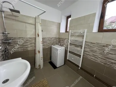 De vanzare casa renovata de 3 camere cu 2 pivnite si teren de  242 mp zona Calea Dumbravii - foto 18