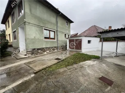 De vanzare casa renovata de 3 camere cu 2 pivnite si teren de  242 mp zona Calea Dumbravii - foto 7