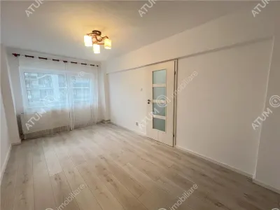 De vanzare apartament complet renovat cu 2 camere decomandate si balcon zona Rahovei Sibiu - Sibiu