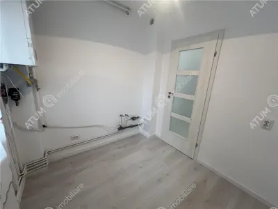 De vanzare apartament complet renovat cu 2 camere decomandate si balcon zona Rahovei Sibiu - foto 8