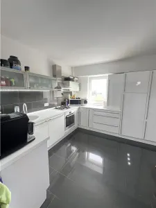 De vanzare apartament mobilat si utilat cu 3 camere 2 bai pivnita situat in zona Turnisor din Sibiu - foto 15