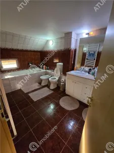 De vanzare casa individuala cu 8 camere 2 garaje amplasata pe teren de 500 mp situata in Selimbar/Shopping City - foto 17