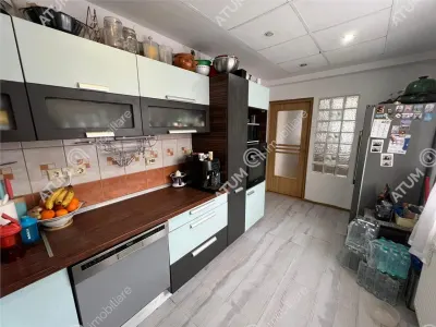 De vanzare casa individuala cu 8 camere 2 garaje amplasata pe teren de 500 mp situata in Selimbar/Shopping City - foto 19