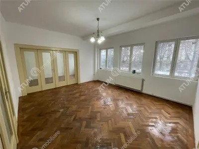 De inchiriat apartament cu 4 camere ultracentral in Sibiu - foto 7