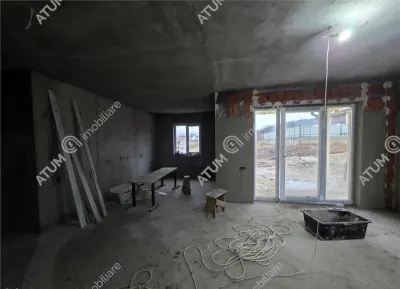 Casa individuala cu 4 camere si curte libera 340 de mp in orasul Cisnadie din Sibiu - foto 4