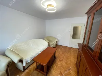 De inchiriat apartament cu 3 camere decomandate in zona Vasile Aaron din Sibiu - foto 2