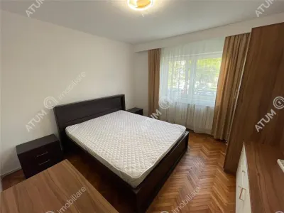 De inchiriat apartament cu 3 camere decomandate in zona Vasile Aaron din Sibiu - foto 4