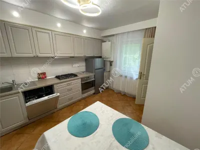 De inchiriat apartament cu 3 camere decomandate in zona Vasile Aaron din Sibiu - foto 8