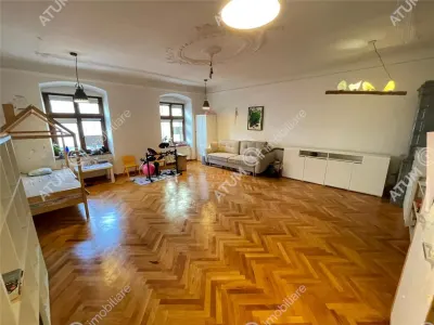 De vanzare apartament cu 2 camere decomandate la casa in zona ultracentrala Sibiu - foto 2