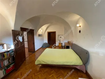 De vanzare apartament cu 2 camere decomandate la casa in zona ultracentrala Sibiu - foto 5