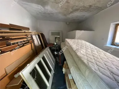De inchiriat apartament cu 3 camere decomandate si curte comuna situat la etajul 1 al unei case din zona Tiglari Sibiu - foto 16
