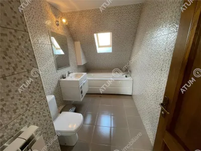 De inchiriat casa cu 8 camere si curte de 800 mp in zona Calea Poplacii din Sibiu - foto 18