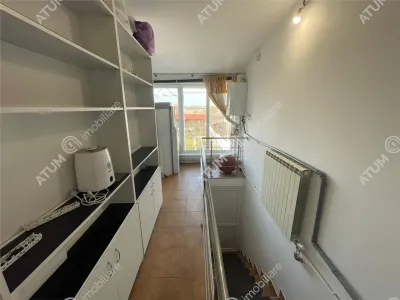 De inchiriat casa cu 8 camere si curte de 800 mp in zona Calea Poplacii din Sibiu - foto 24