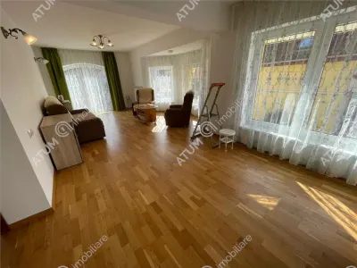 De inchiriat casa cu 8 camere si curte de 800 mp in zona Calea Poplacii din Sibiu - foto 8