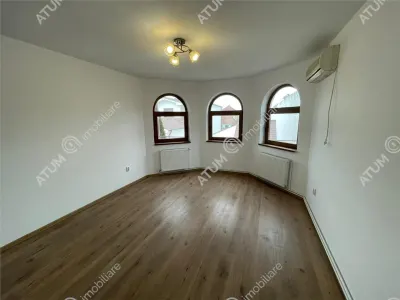 De vanzare casa individuala si 500 mp teren in zona centrala a orasului Sibiu - foto 2