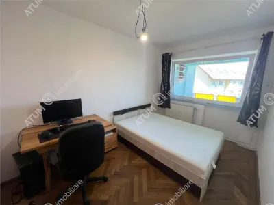 De vanzare apartament decomandat cu 2 camere balcon si pivnita zona Bulevardul Mihai Viteazu din Sibiu - foto 3