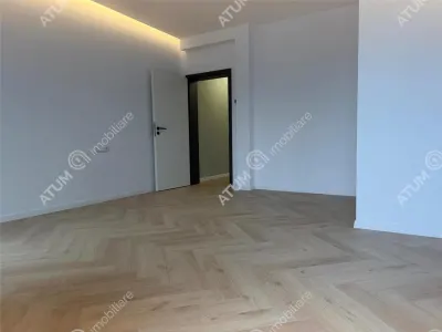 De vanzare penthouse cu 3 camere decoamndate si doua terase zona Arhitectilor Sibiu - foto 11
