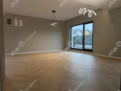 De vanzare penthouse cu 3 camere decoamndate si doua terase zona Arhitectilor Sibiu - foto 3