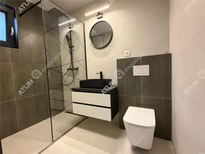 De vanzare penthouse cu 3 camere decoamndate si doua terase zona Arhitectilor Sibiu - foto 9